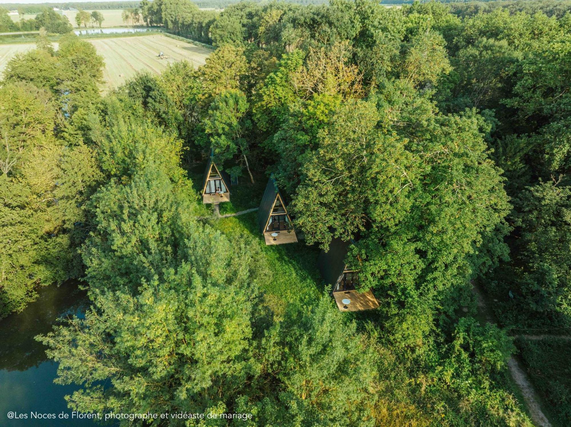Ecolodges De Reve Dans Un Chateau De Conte De Fees Les-Trois-Moutiers エクステリア 写真