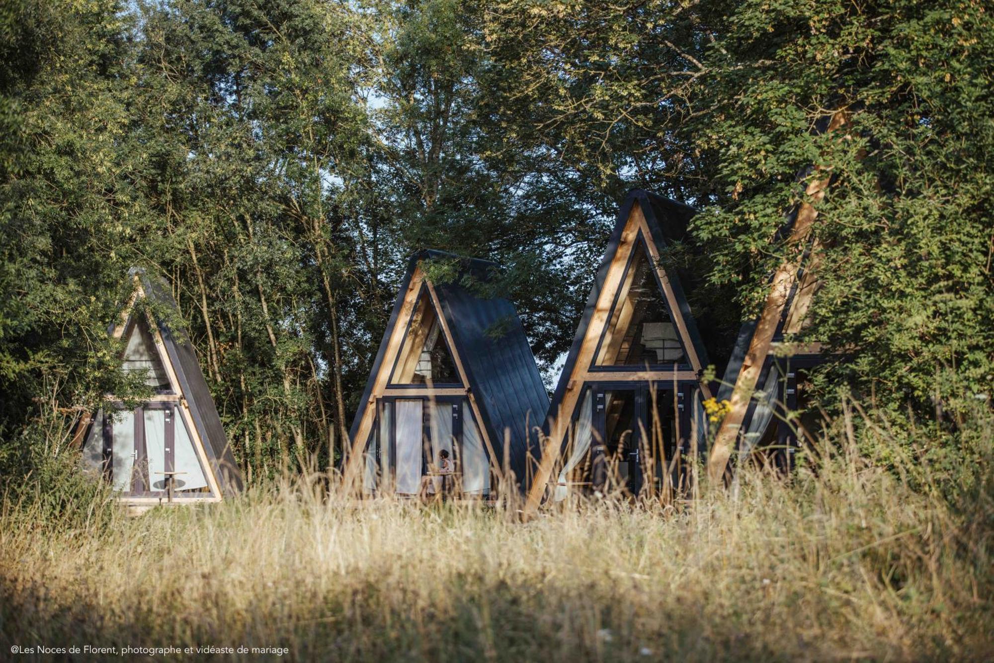 Ecolodges De Reve Dans Un Chateau De Conte De Fees Les-Trois-Moutiers エクステリア 写真